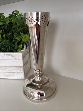 Debi Lilly Covington Floral Silver Tone Metal Vase Scalloped Cutout Decor